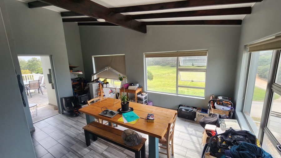 6 Bedroom Property for Sale in Paradise Beach Eastern Cape